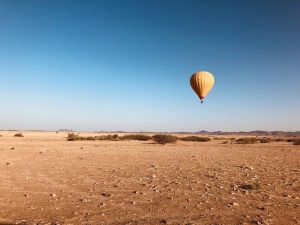 Professioneel uitgevoerde ballonvaarten boven de woestijn van Marrakech – Een onvergetelijke ballonvaart bij zonsopgang boven de savanne woestijn, incl. ontbijt en Transport heen/terug vanuit jouw accommodatie! – Marrakech